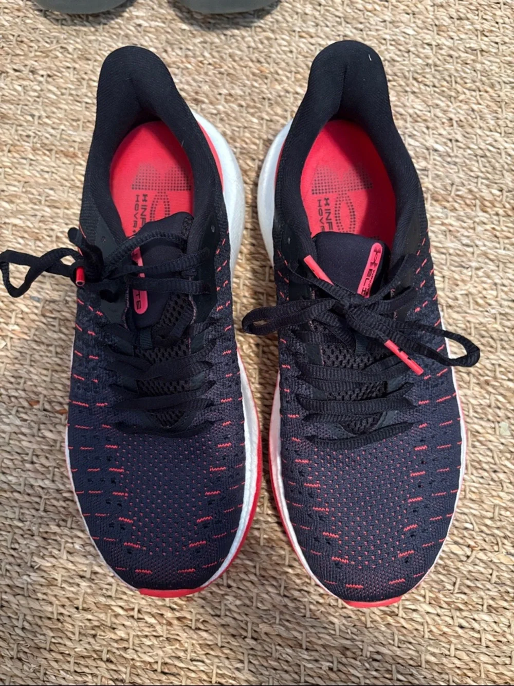 UA Infinite Running Shoe - Picture 1 of 5